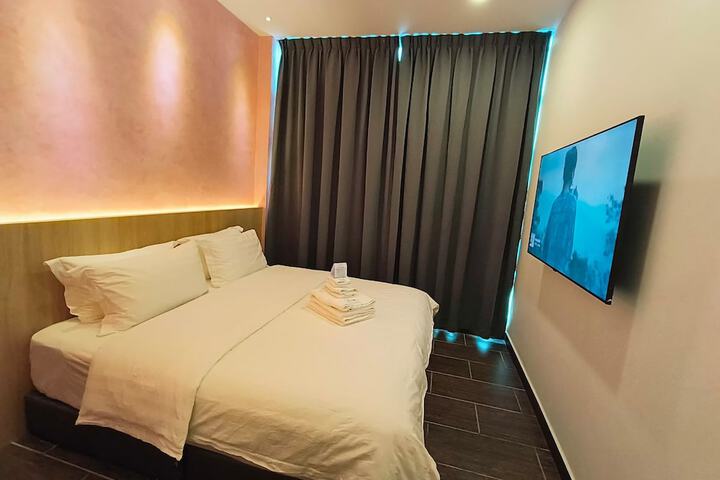Room 4 of 17