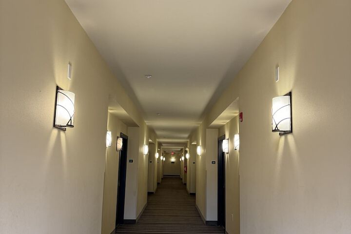 Ballroom/Hall 52 of 56