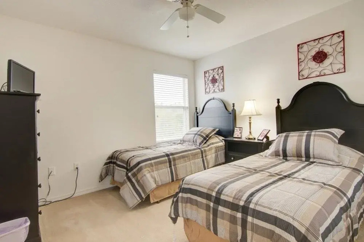 Room 5 of 18