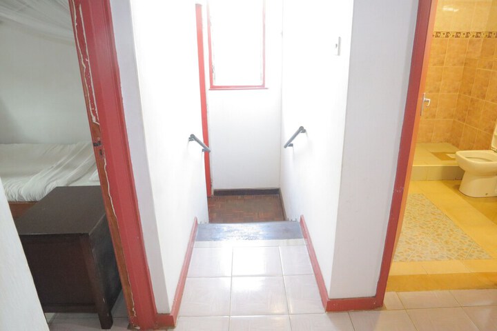 Room 6 of 22