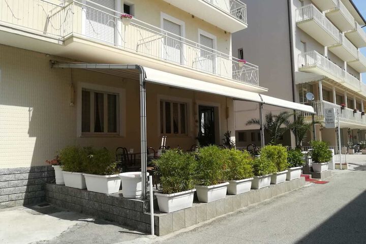 Hotel 35 of 39