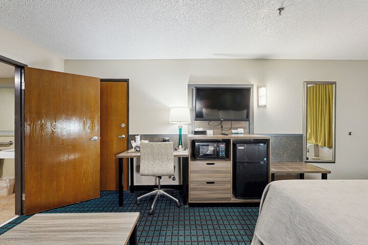Room 5 of 27