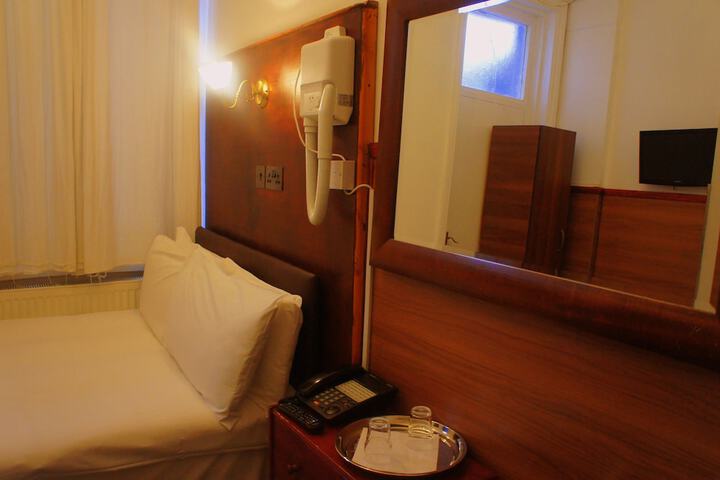 Room 46 of 127