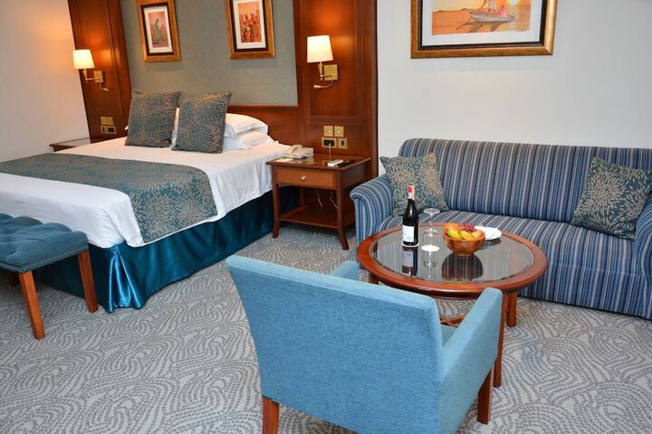 Room 8 of 62