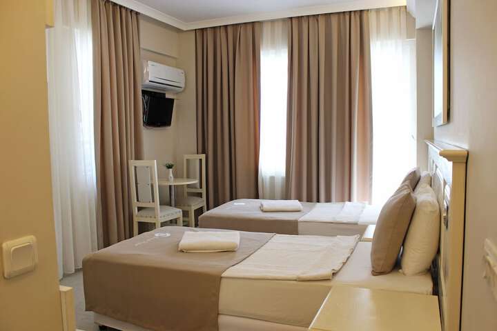 Room 27 of 89