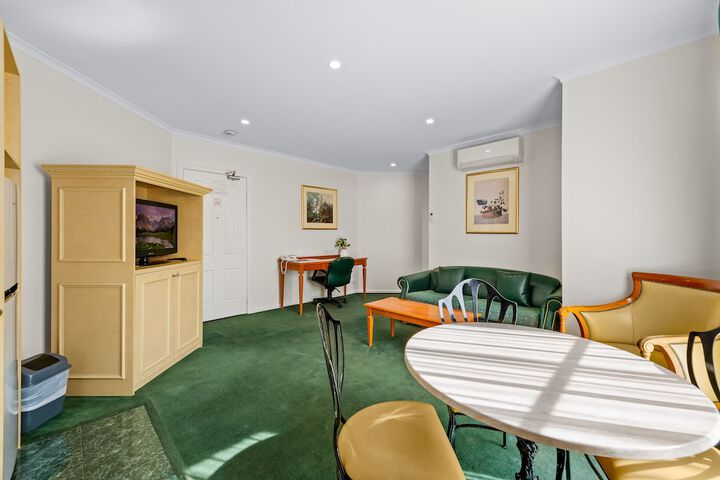 Dining Photos
