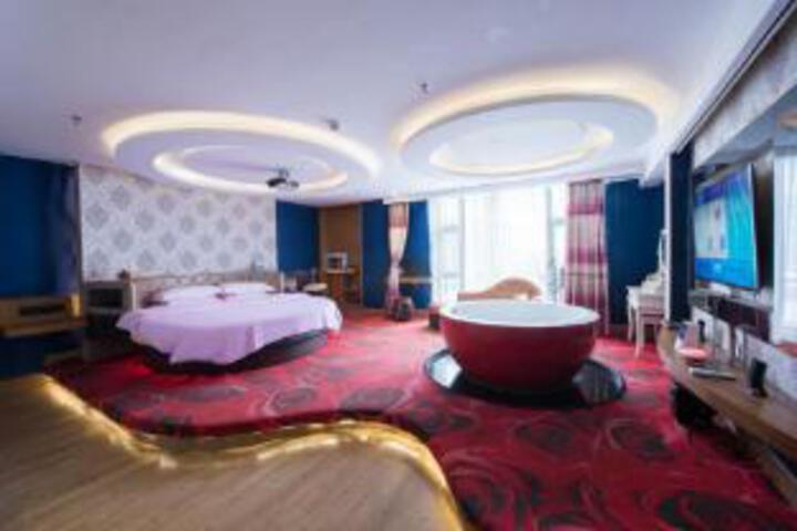 Room 9 of 9