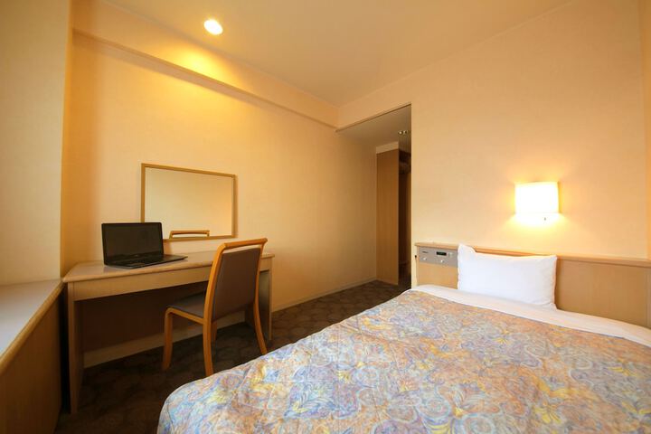 Room 15 of 42