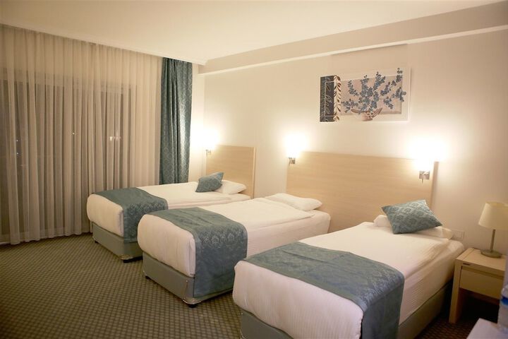 Room 9 of 34