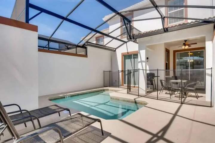 Pool 14 of 23