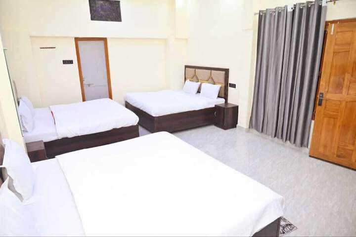 Room 6 of 11