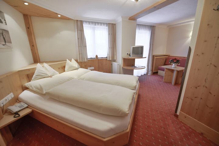 Room 4 of 44