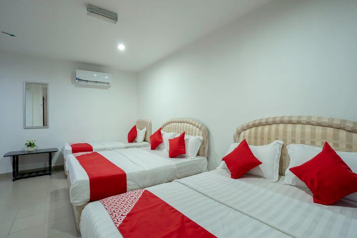 Room 27 of 34
