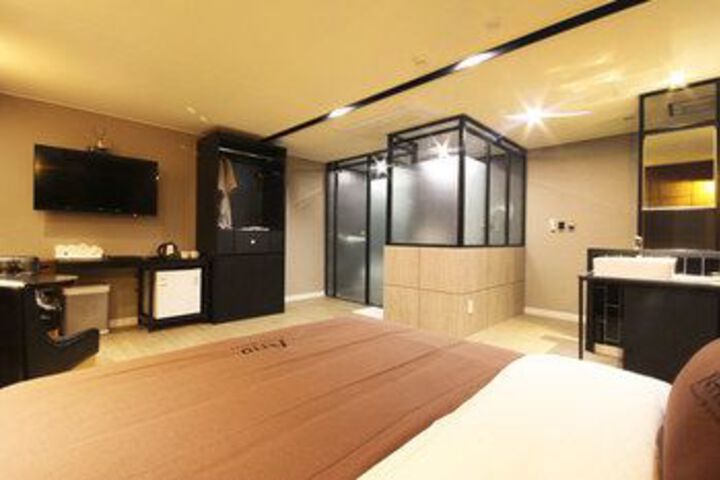 Room 31 of 51