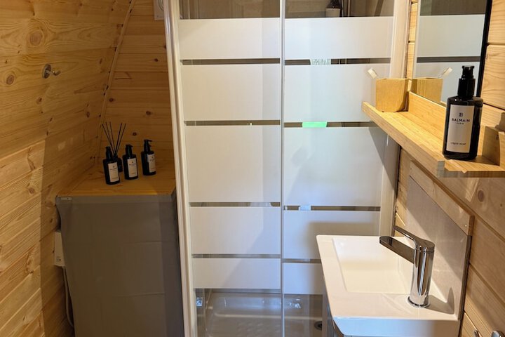 Room 15 of 25