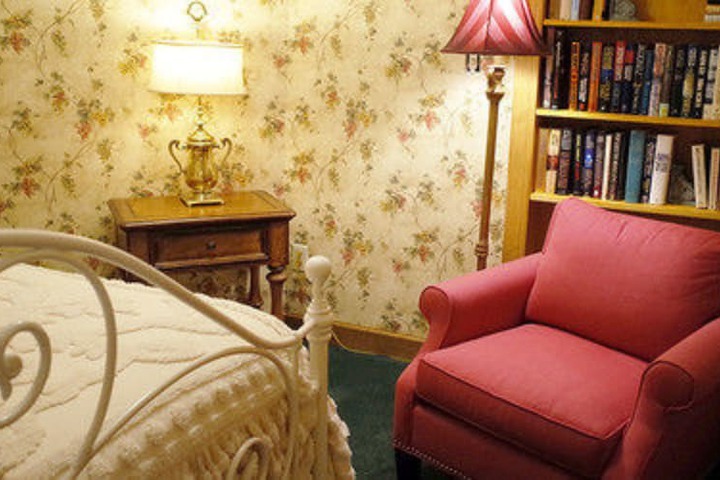 Room 16 of 107