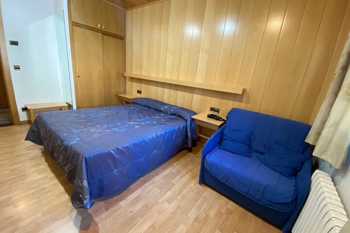Room 12 of 60