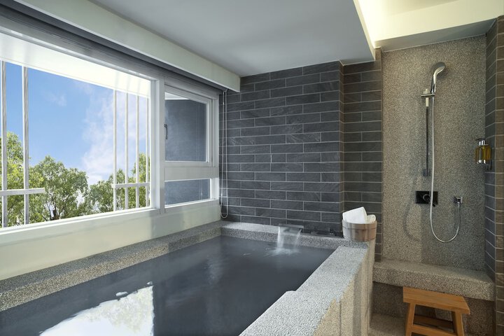 Room 21 of 40