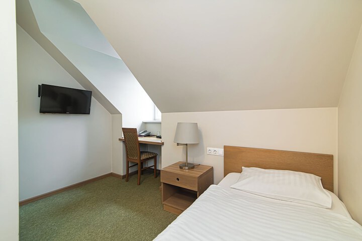 Room 25 of 74