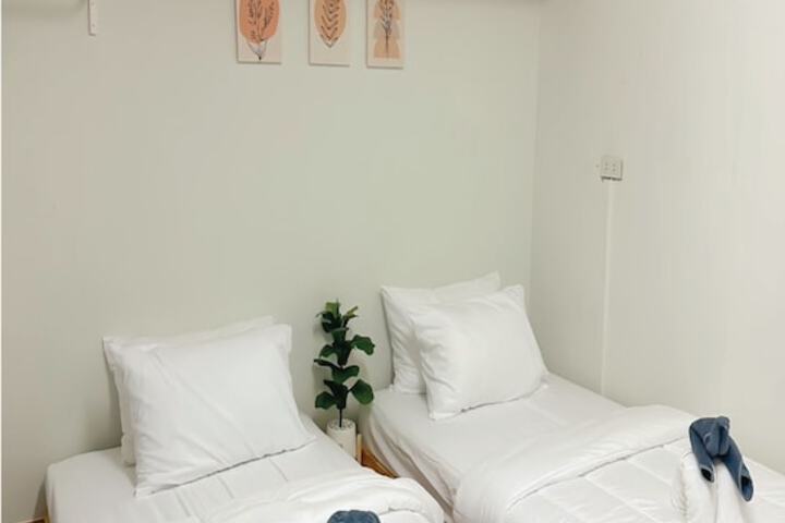 Room 41 of 80