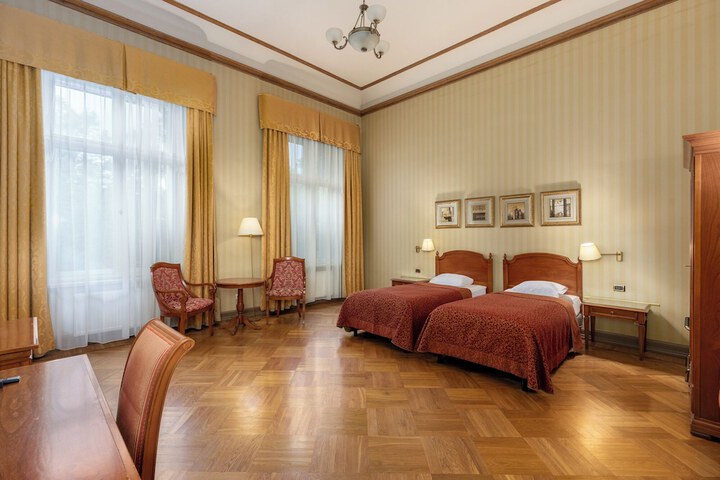 Room 34 of 75