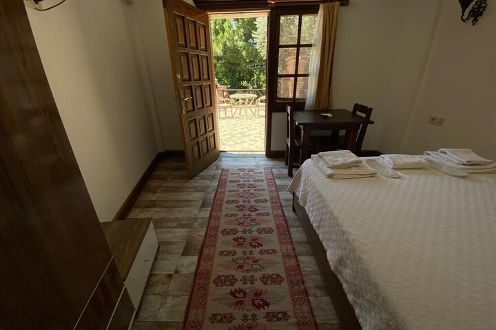 Room 25 of 72