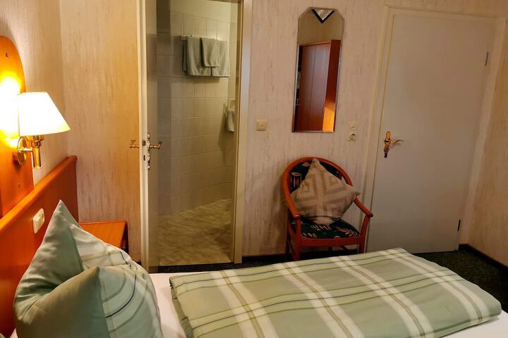 Room 13 of 52
