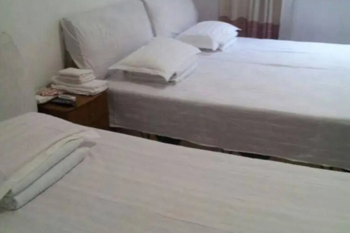 Room 6 of 15