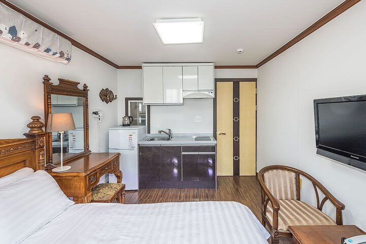 Room 44 of 50