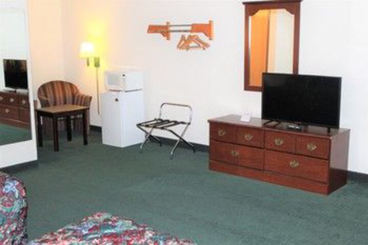 Room 17 of 76