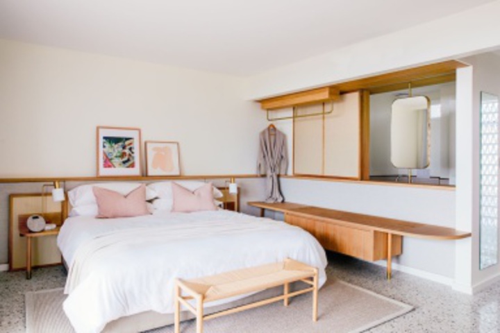 Room 227 of 672
