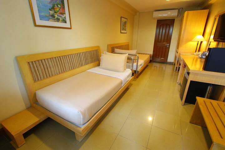 Room 8 of 29