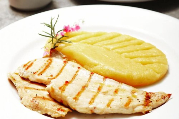 Dining 59 of 71