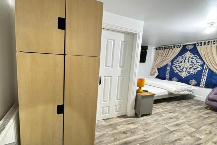Room 6 of 23