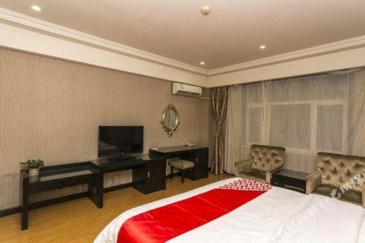 Lanyi Holiday Hotel