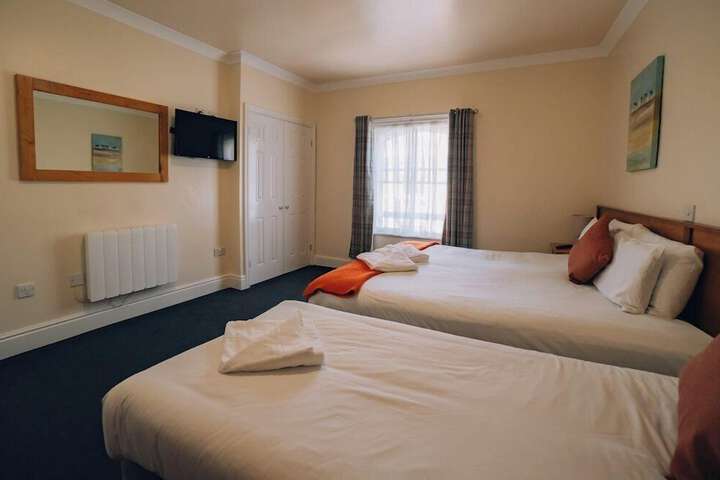 Room 3 of 6