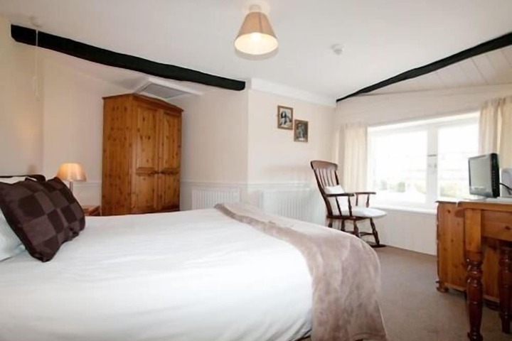 Room 2 of 11