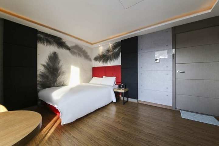 Room 43 of 88