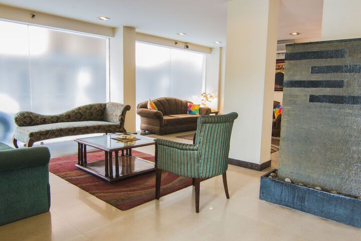 Guest Lobby