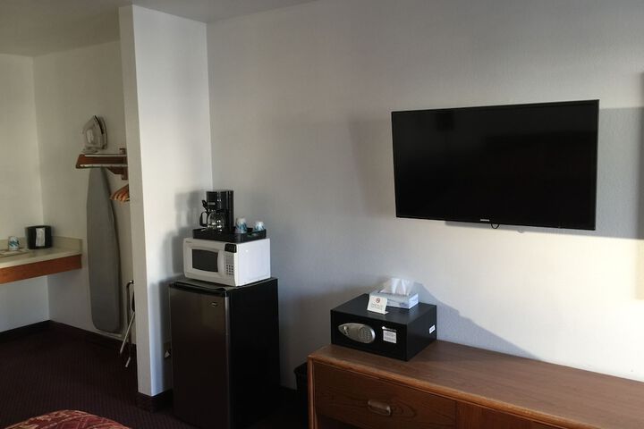 Room 4 of 42