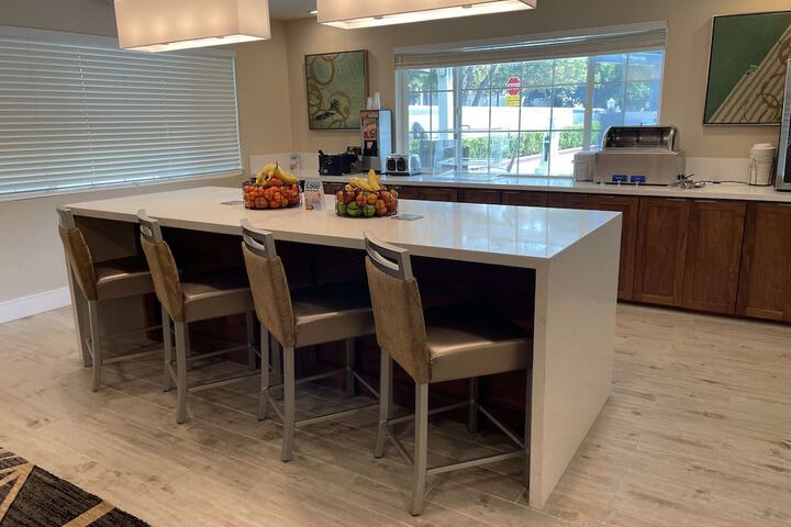 Breakfast area