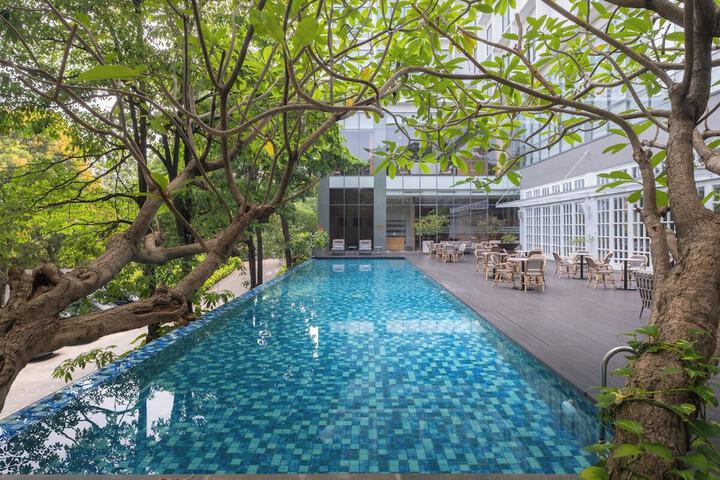 Hotel Pool