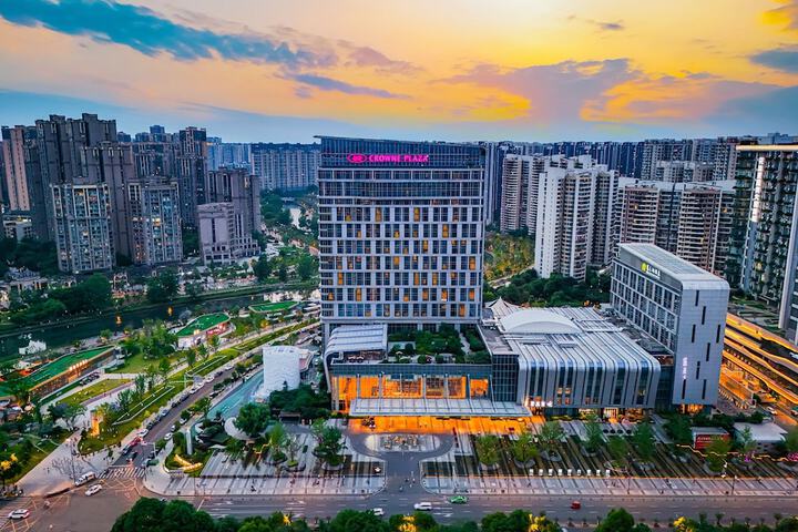 Exterior of Crowne Plaza Chengdu Wenjiang by IHG