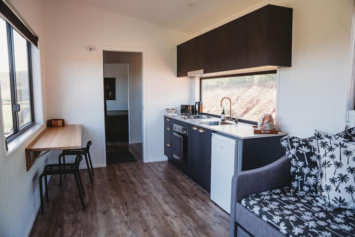 Room 4 of 17