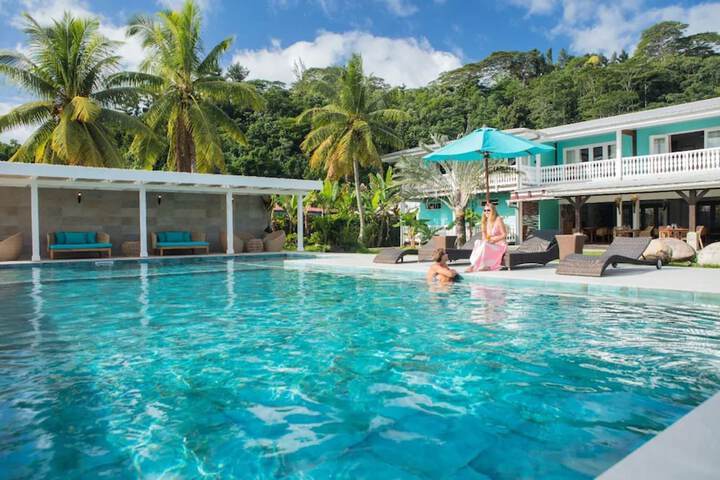 Hotel Pool