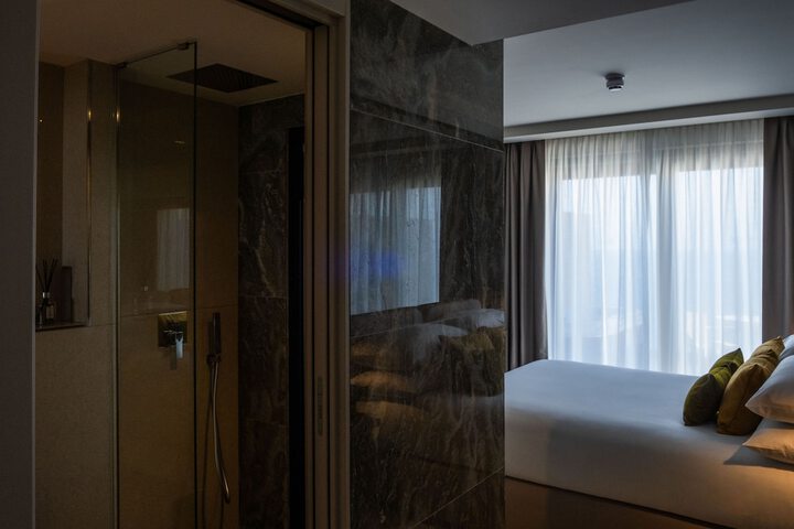Room 18 of 109