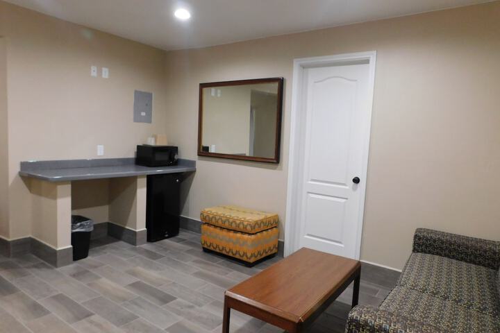 Room 11 of 32
