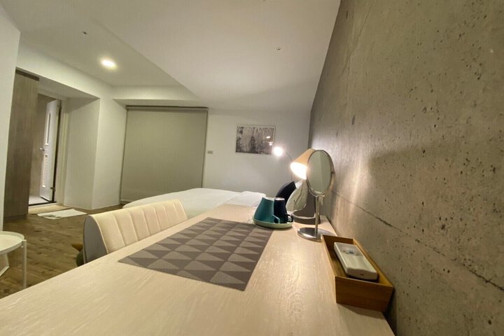 Room 28 of 44