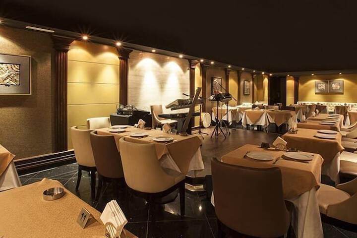Dining 42 of 60