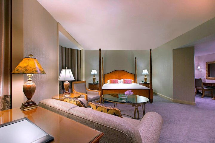 Room 18 of 107